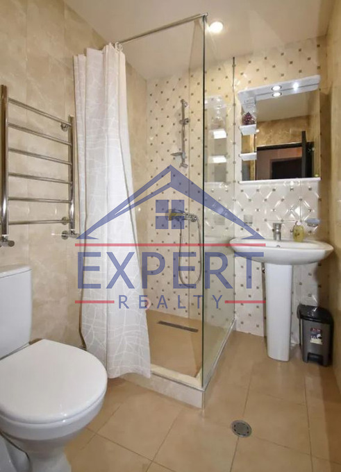 ԿԵՆՏՐՈՆ, ՔԱՋԱԶՆՈՒՆՈՒ  ՓՈՂՈՑ , 1 ՍԵՆՅԱԿ