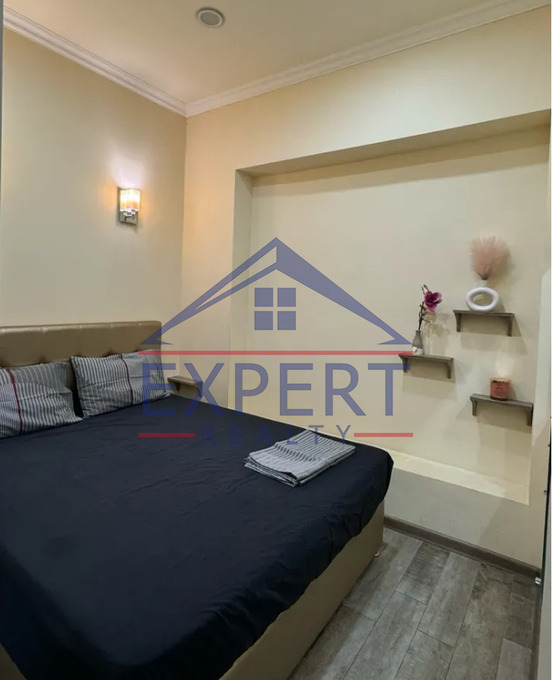 ԿԵՆՏՐՈՆ, ՄԱՇՏՈՑԻ ՊՈՂՈՏԱ, 1 ՍԵՆՅԱԿ