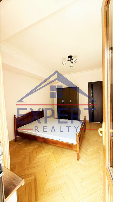 ԿԵՆՏՐՈՆ, ԿՈՂԲԱՑՈՒ ՓՈՂՈՑ, 3 ՍԵՆՅԱԿ