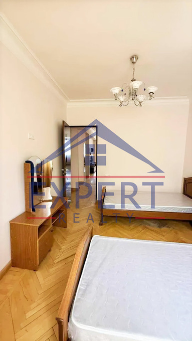 ԿԵՆՏՐՈՆ, ԿՈՂԲԱՑՈՒ ՓՈՂՈՑ, 3 ՍԵՆՅԱԿ