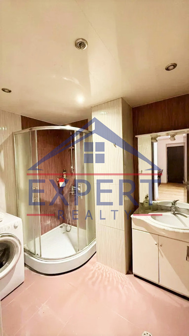 ԿԵՆՏՐՈՆ, ԿՈՂԲԱՑՈՒ ՓՈՂՈՑ, 3 ՍԵՆՅԱԿ