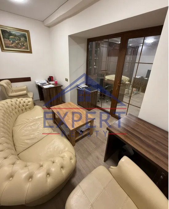 ԿԵՆՏՐՈՆ, ԲՍՅՐՈՆ ՓՈՂՈՑ, 74ՔՄ