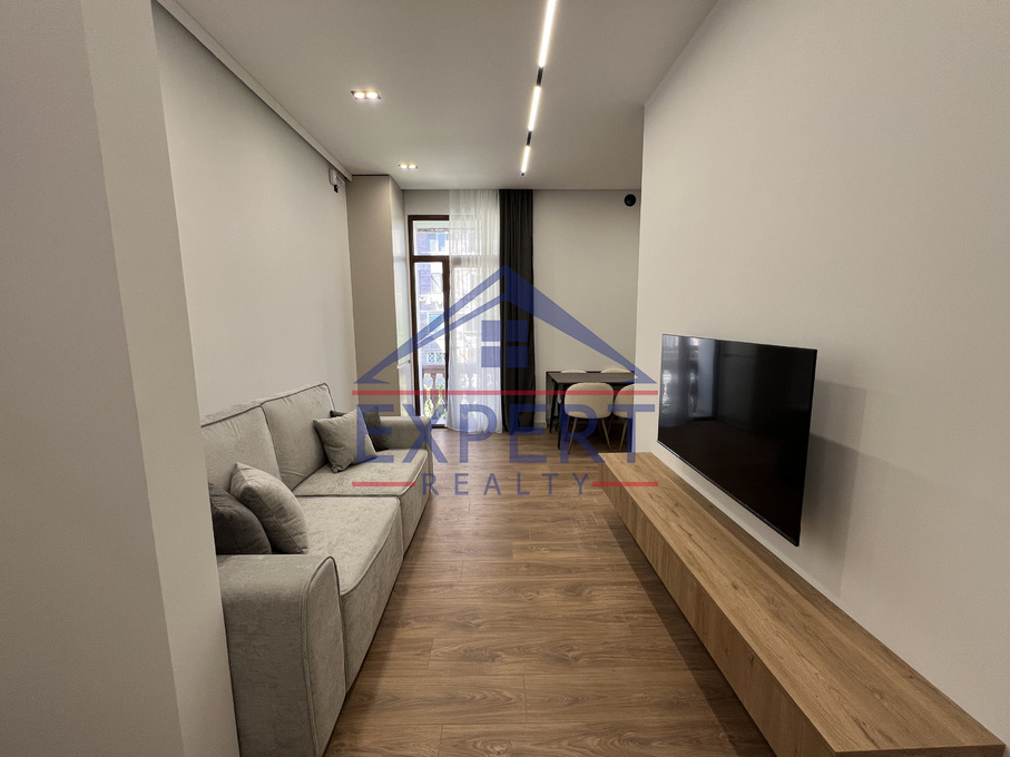 ԿԵՆՏՐՈՆ, ՀԱՆՐԱՊԵՏՈՒԹՅԱՆ ՆՐԲԱՆՑՔ, 3 ՍԵՆՅԱԿ