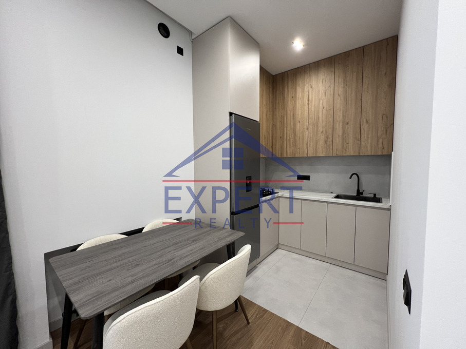 ԿԵՆՏՐՈՆ, ՀԱՆՐԱՊԵՏՈՒԹՅԱՆ ՆՐԲԱՆՑՔ, 3 ՍԵՆՅԱԿ