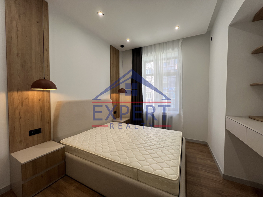 ԿԵՆՏՐՈՆ, ՀԱՆՐԱՊԵՏՈՒԹՅԱՆ ՆՐԲԱՆՑՔ, 3 ՍԵՆՅԱԿ