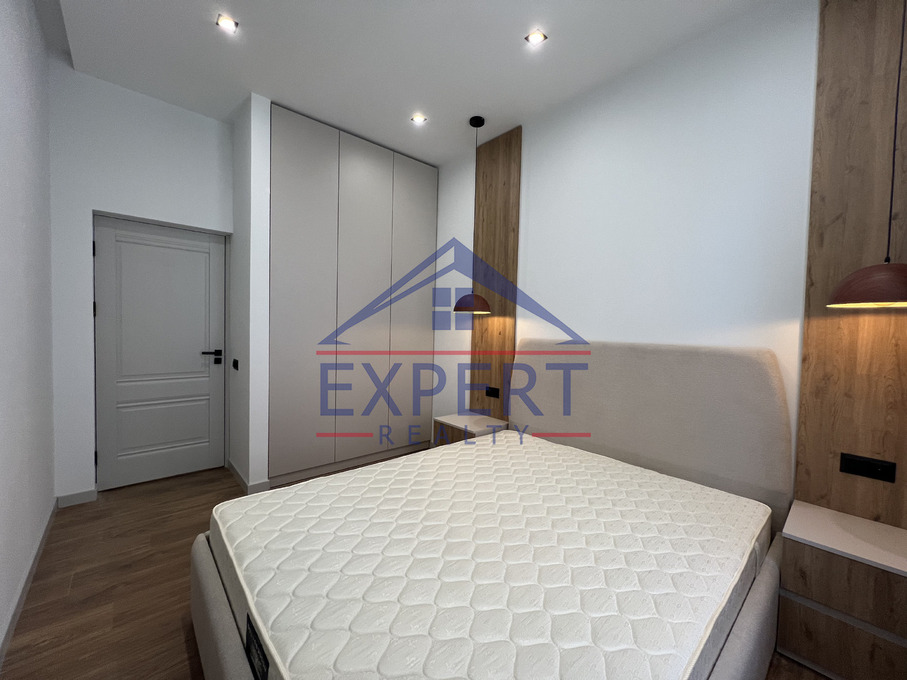 ԿԵՆՏՐՈՆ, ՀԱՆՐԱՊԵՏՈՒԹՅԱՆ ՆՐԲԱՆՑՔ, 3 ՍԵՆՅԱԿ