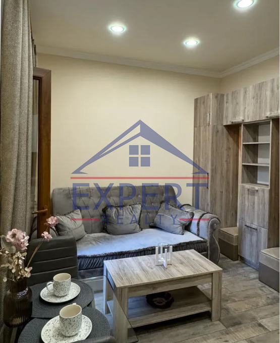 ԿԵՆՏՐՈՆ, ՄԱՇՏՈՑԻ ՊՈՂՈՏԱ, 1 ՍԵՆՅԱԿ