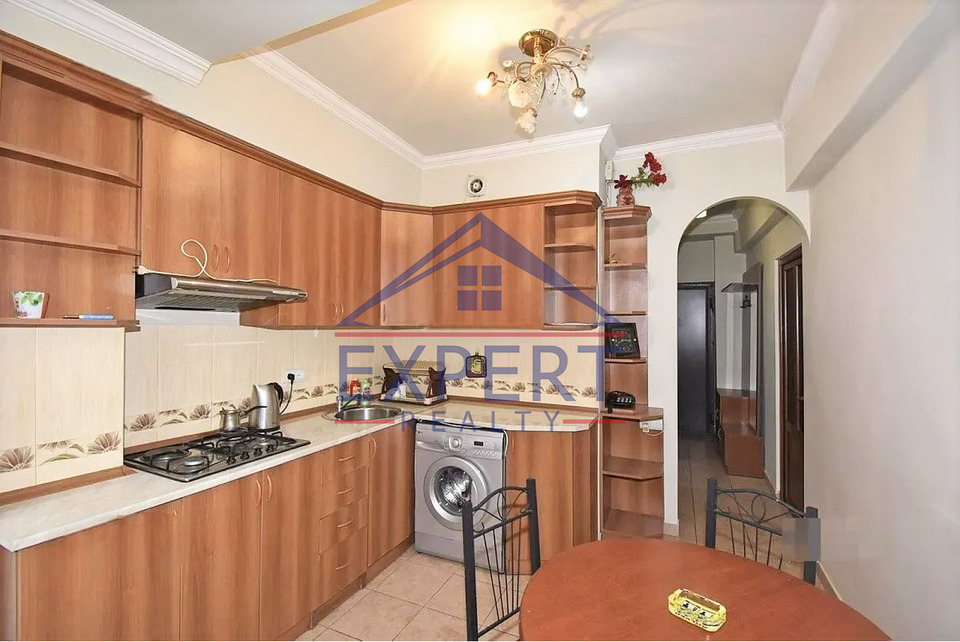 ԿԵՆՏՐՈՆ, ԿՈՂԲԱՑՈՒ ՓՈՂՈՑ, 1 ՍԵՆՅԱԿ