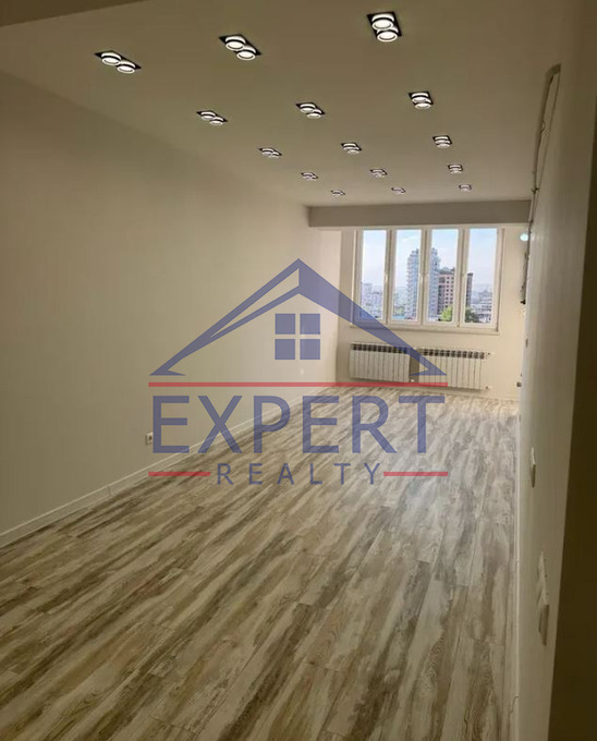 ԱՐԱԲԿԻՐ, ՎԻԿՏՈՐ ՀԱՄԲԱՐՁՈՒՄՅԱՆ ՓՈՂՈՑ, 3 ՍԵՆՅԱԿ