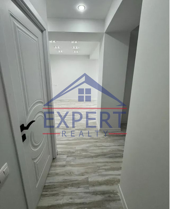 ԱՐԱԲԿԻՐ, ՎԻԿՏՈՐ ՀԱՄԲԱՐՁՈՒՄՅԱՆ ՓՈՂՈՑ, 3 ՍԵՆՅԱԿ