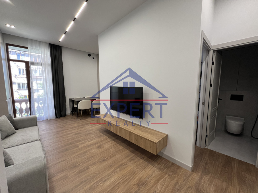 ԿԵՆՏՐՈՆ, ՀԱՆՐԱՊԵՏՈՒԹՅԱՆ ՆՐԲԱՆՑՔ, 3 ՍԵՆՅԱԿ