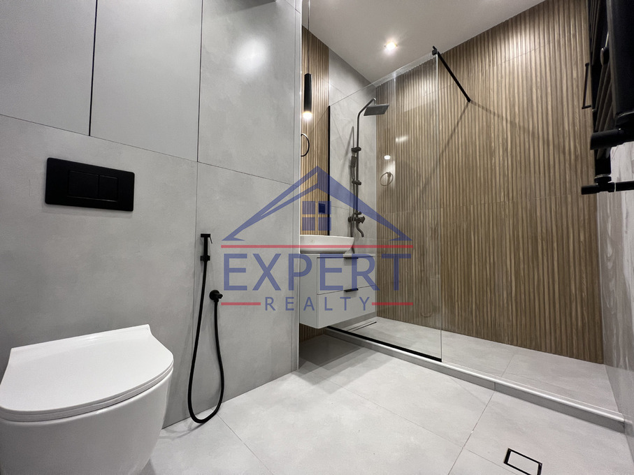 ԿԵՆՏՐՈՆ, ՀԱՆՐԱՊԵՏՈՒԹՅԱՆ ՆՐԲԱՆՑՔ, 3 ՍԵՆՅԱԿ