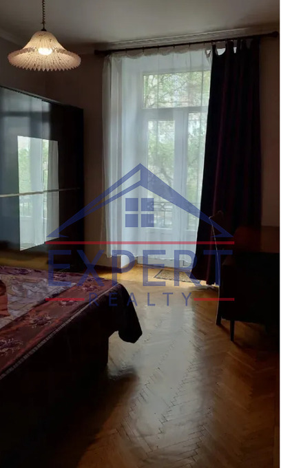 ԿԵՆՏՐՈՆ, ԱՄԻՐՅԱՆ ՓՈՂՈՑ, 3 ՍԵՆՅԱԿ