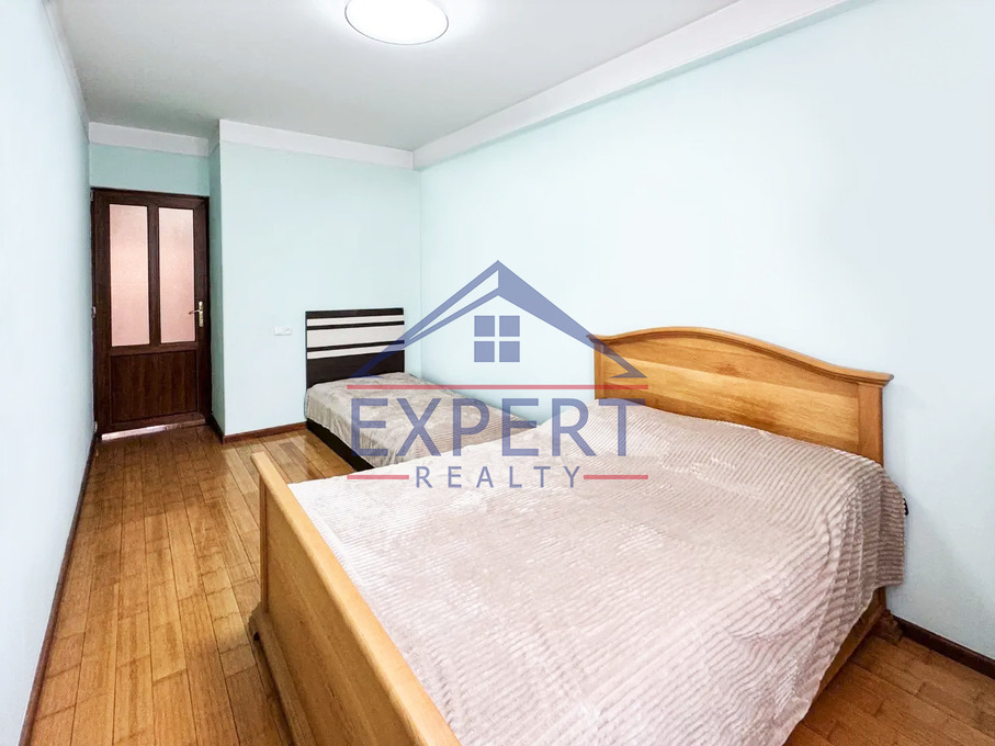 ԿԵՆՏՐՈՆ, ԿՈՂԲԱՑՈՒ ՓՈՂՈՑ, 3 ՍԵՆՅԱԿ