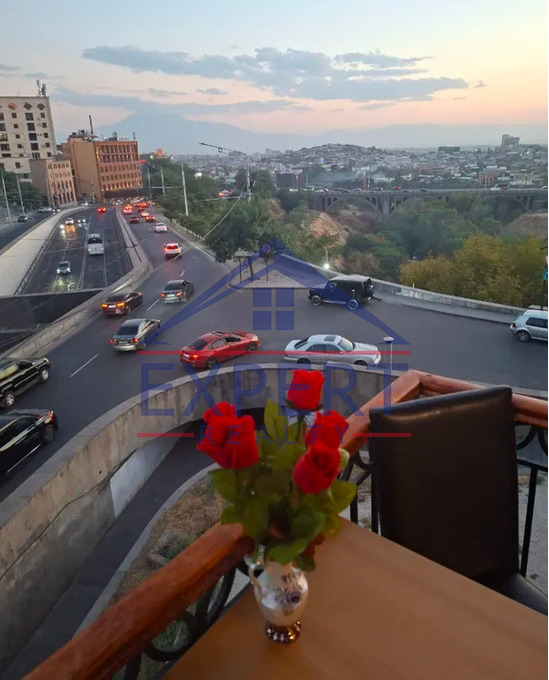 ԿԵՆՏՐՈՆ, ՄԱՇՏՈՑԻ ՊՈՂՈՏԱ, 2 ՍԵՆՅԱԿ