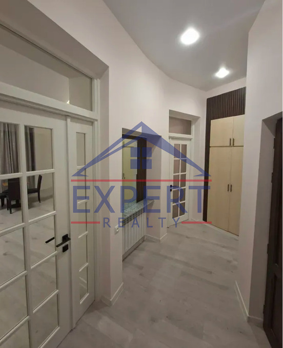 ԿԵՆՏՐՈՆ, ՄԱՇՏՈՑԻ ՊՈՂՈՏԱ, 2 ՍԵՆՅԱԿ