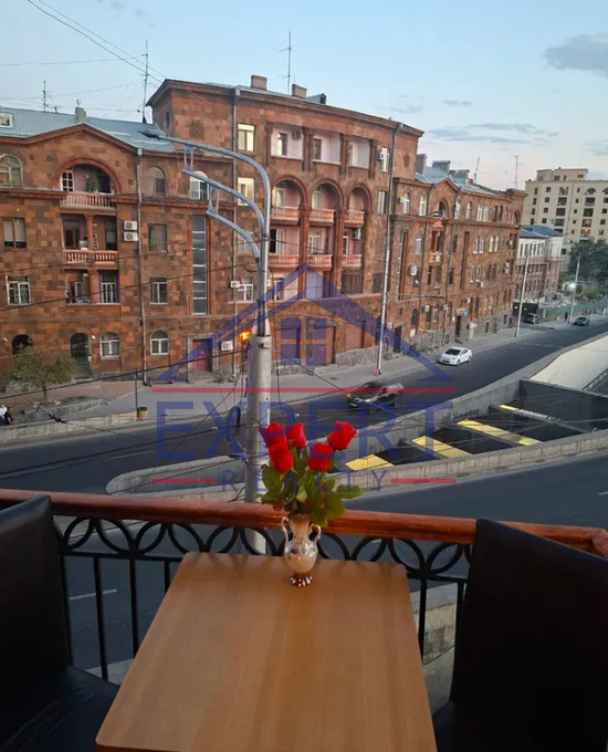 ԿԵՆՏՐՈՆ, ՄԱՇՏՈՑԻ ՊՈՂՈՏԱ, 2 ՍԵՆՅԱԿ