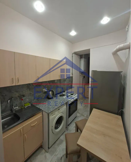 ԿԵՆՏՐՈՆ, ՄԱՇՏՈՑԻ ՊՈՂՈՏԱ, 2 ՍԵՆՅԱԿ