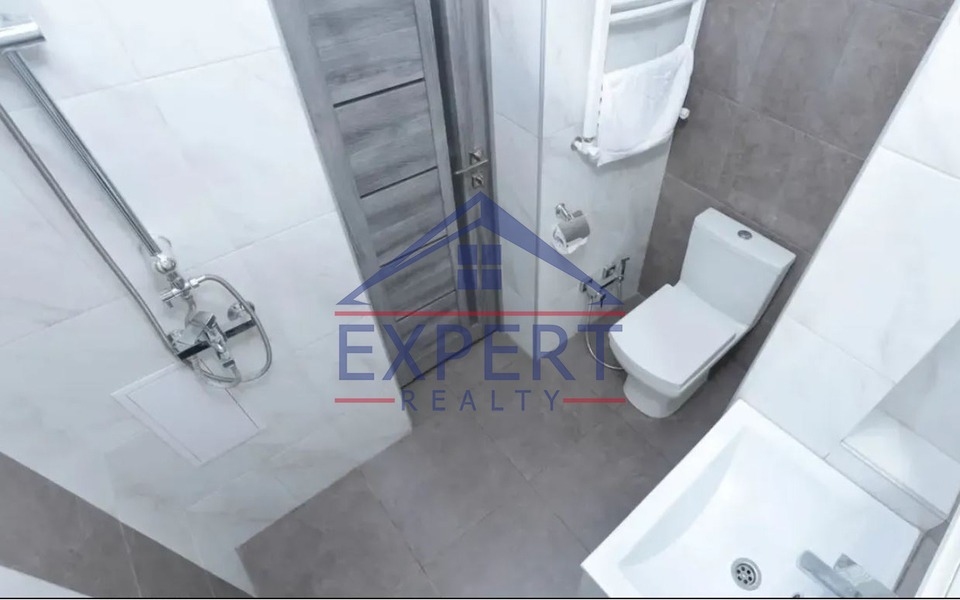 ԿԵՆՏՐՈՆ, ԱՄԻՐՅԱՆ ՓՈՂՈՑ, 3 ՍԵՆՅԱԿ