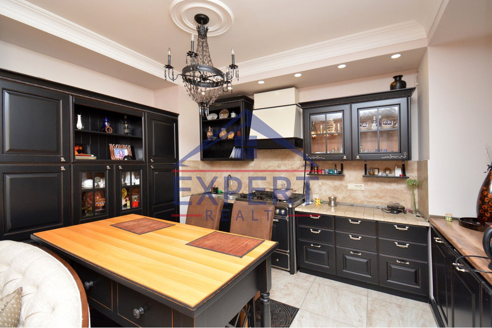 ԿԵՆՏՐՈՆ, ԹԱՄԱՆՅԱՆ ՓՈՂՈՑ, 3 ՍԵՆՅԱԿ