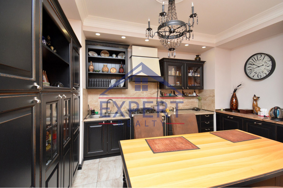 ԿԵՆՏՐՈՆ, ԹԱՄԱՆՅԱՆ ՓՈՂՈՑ, 3 ՍԵՆՅԱԿ