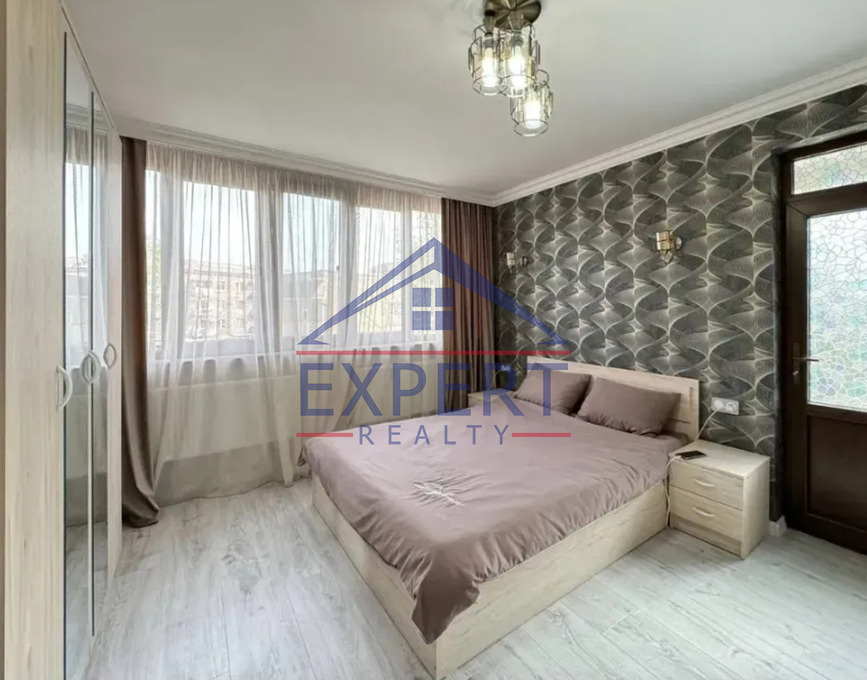 ԿԵՆՏՐՈՆ, ՏԻԳՐԱՆ ՄԵԾԻ ՊՈՂՈՏԱ, 3 ՍԵՆՅԱԿ