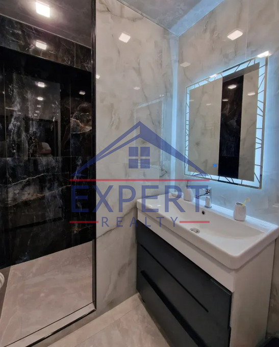 ԿԵՆՏՐՈՆ, ՏԻԳՐԱՆ ՄԵԾԻ ՊՈՂՈՏԱ, 3 ՍԵՆՅԱԿ