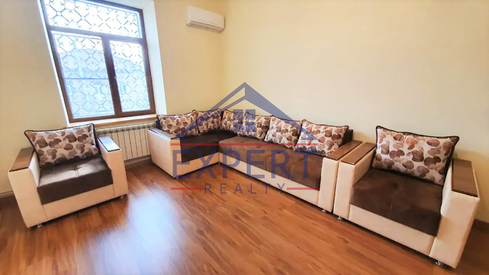 ԿԵՆՏՐՈՆ, ԱՐՇԱԿՈՒՆՅԱՑ ՊՈՂՈՏԱ, 3 ՍԵՆՅԱԿ