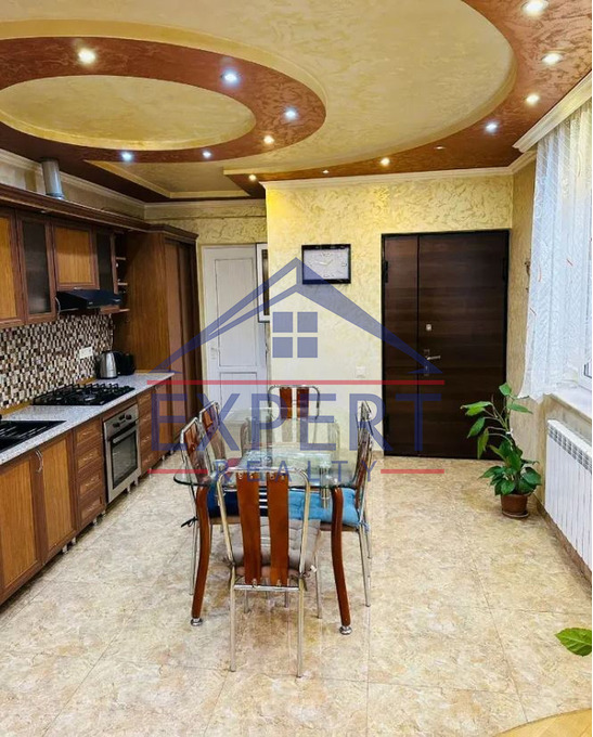 ԷՐԵԲՈՒՆԻ ,ՆՈՐ ԱՐԵՇ 12Փ․  4 ՍԵՆՅԱԿ