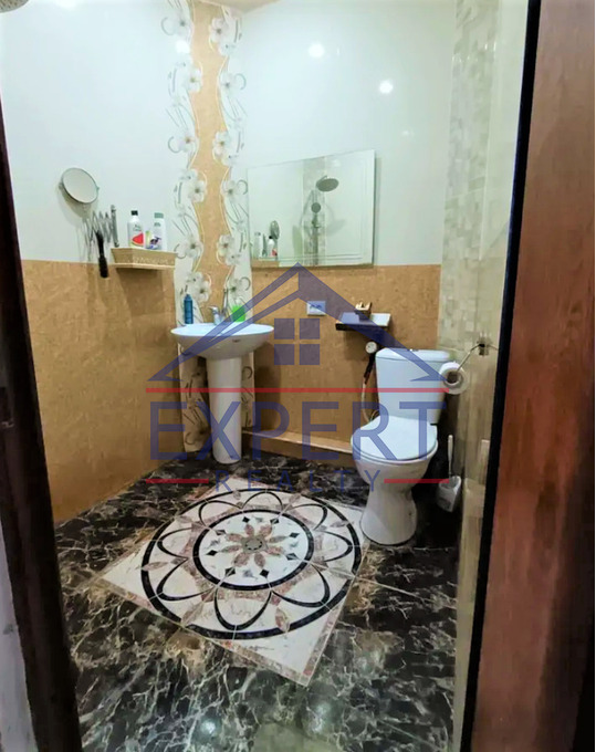 ԿԵՆՏՐՈՆ, ԼԵՄԿԻՆԻ ՓՈՂՈՑ, 3 ՍԵՆՅԱԿ