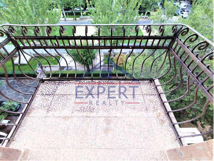 ԿԵՆՏՐՈՆ, ԹԱՄԱՆՅԱՆ ՓՈՂՈՑ, 3 ՍԵՆՅԱԿ