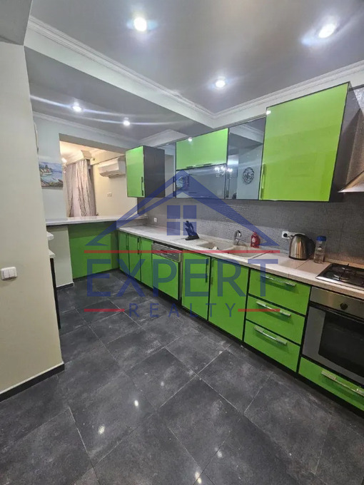 ԿԵՆՏՐՈՆ, ՊՈՒՇԿԻՆԻ ՓՈՂՈՑ, 5 ՍԵՆՅԱԿ