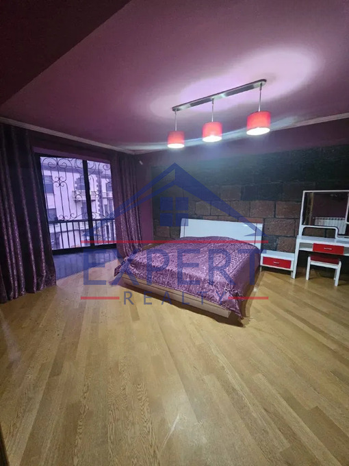 ԿԵՆՏՐՈՆ, ՊՈՒՇԿԻՆԻ ՓՈՂՈՑ, 5 ՍԵՆՅԱԿ