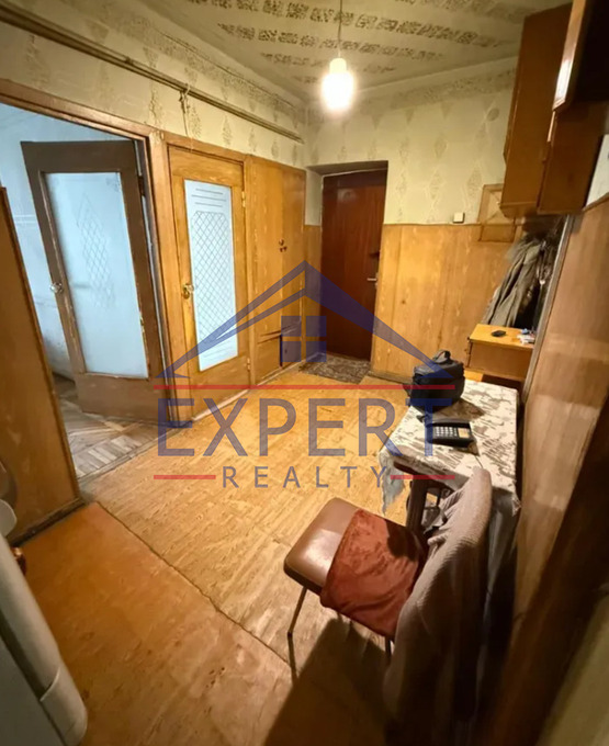 ԱՐԱԲԿԻՐ, ՀՐԱՉՅԱ ՔՈՉԱՐ, 3 ՍԵՆՅԱԿ