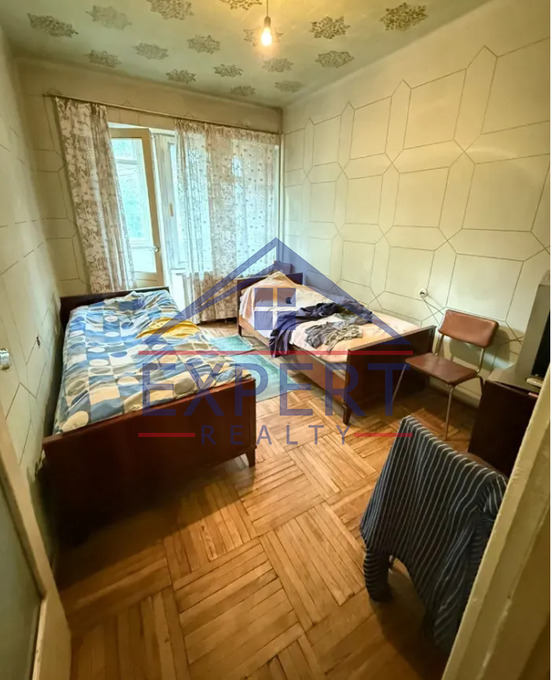 ԱՐԱԲԿԻՐ, ՀՐԱՉՅԱ ՔՈՉԱՐ, 3 ՍԵՆՅԱԿ