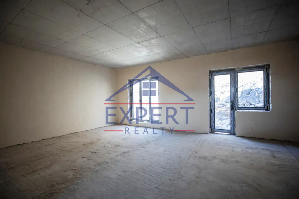 ԱՋԱՓՆՅԱՆ, ՄՈՒՇ 18-ՐԴ ՓՈՂՈՑ, 5 ՍԵՆՅԱԿ