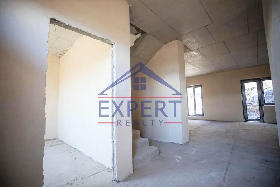 ԱՋԱՓՆՅԱՆ, ՄՈՒՇ 18-ՐԴ ՓՈՂՈՑ, 5 ՍԵՆՅԱԿ