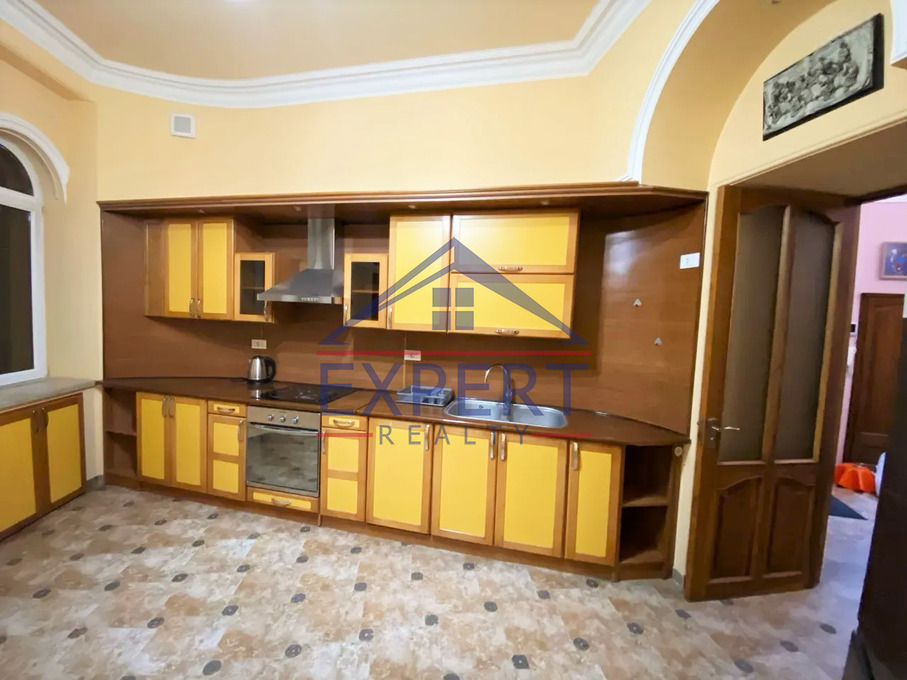 ԿԵՆՏՐՈՆ, ՄՈՍԿՈՎՅԱՆ ՓՈՂՈՑ, 3 ՍԵՆՅԱԿ