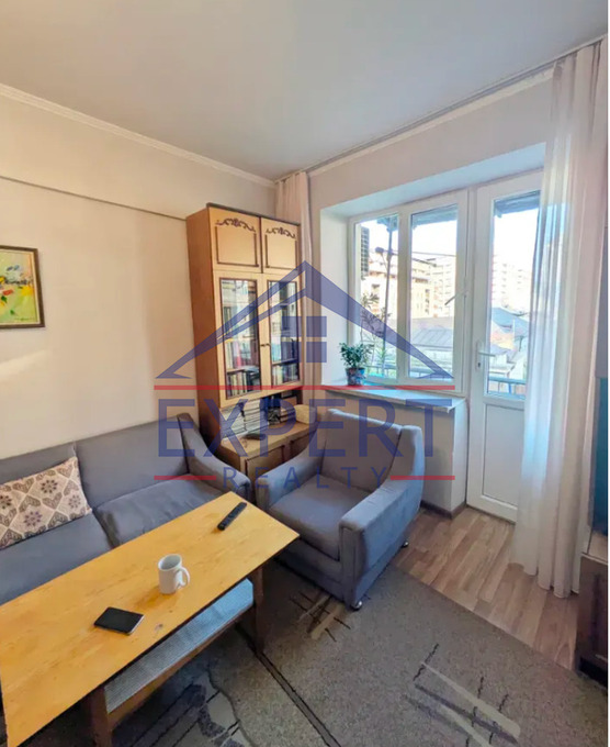 ԿԵՆՏՐՈՆ, ԿՈՂԲԱՑՈՒ ՓՈՂՈՑ, 3 ՍԵՆՅԱԿ