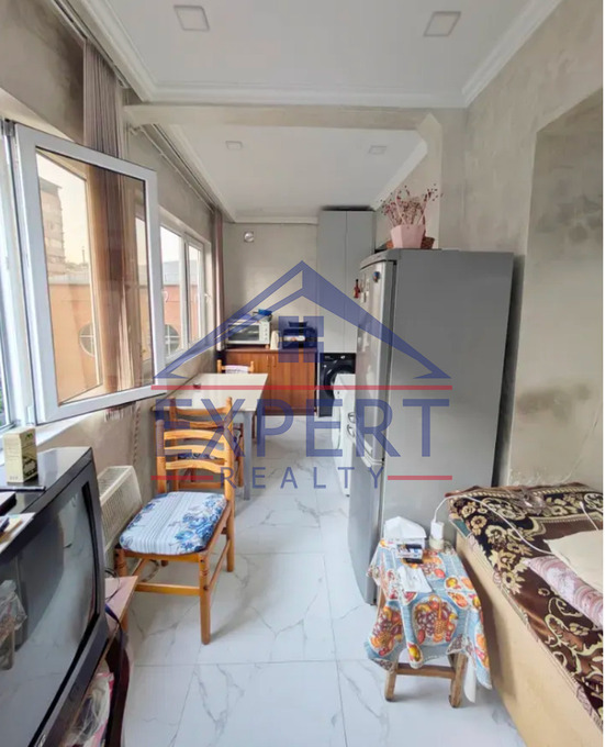 ԿԵՆՏՐՈՆ, ԿՈՂԲԱՑՈՒ ՓՈՂՈՑ, 3 ՍԵՆՅԱԿ