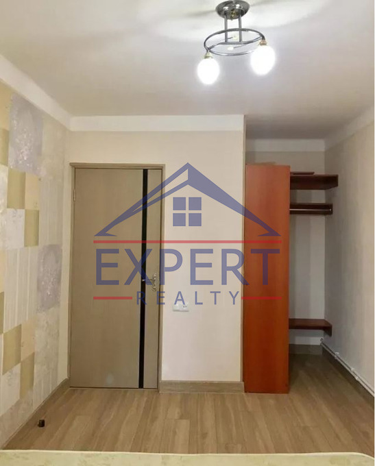 ԱՐԱԲԿԻՐ, ԿՈՄԻՏԱՍԻ ՊՈՂՈՏԱ, 3 ՍԵՆՅԱԿ