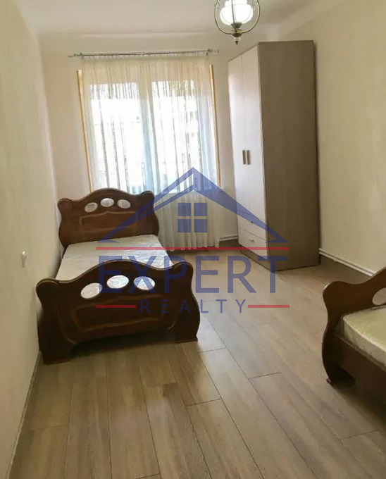 ԱՐԱԲԿԻՐ, ԿՈՄԻՏԱՍԻ ՊՈՂՈՏԱ, 3 ՍԵՆՅԱԿ