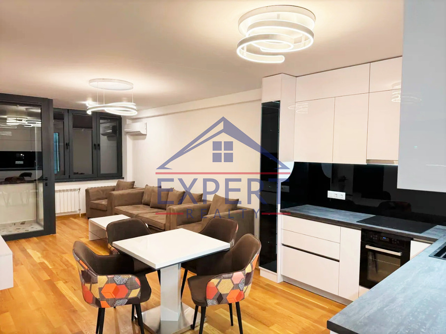 ԿԵՆՏՐՈՆ, ԿՈՂԲԱՑՈՒ ՓՈՂՈՑ, 3 ՍԵՆՅԱԿ