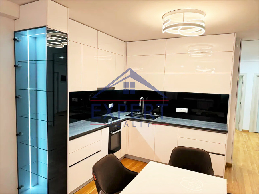 ԿԵՆՏՐՈՆ, ԿՈՂԲԱՑՈՒ ՓՈՂՈՑ, 3 ՍԵՆՅԱԿ