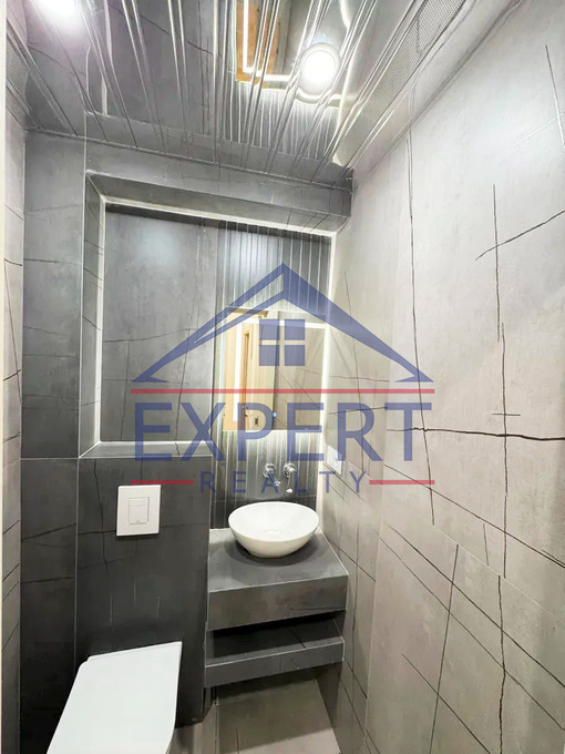 ԿԵՆՏՐՈՆ, ԿՈՂԲԱՑՈՒ ՓՈՂՈՑ, 3 ՍԵՆՅԱԿ