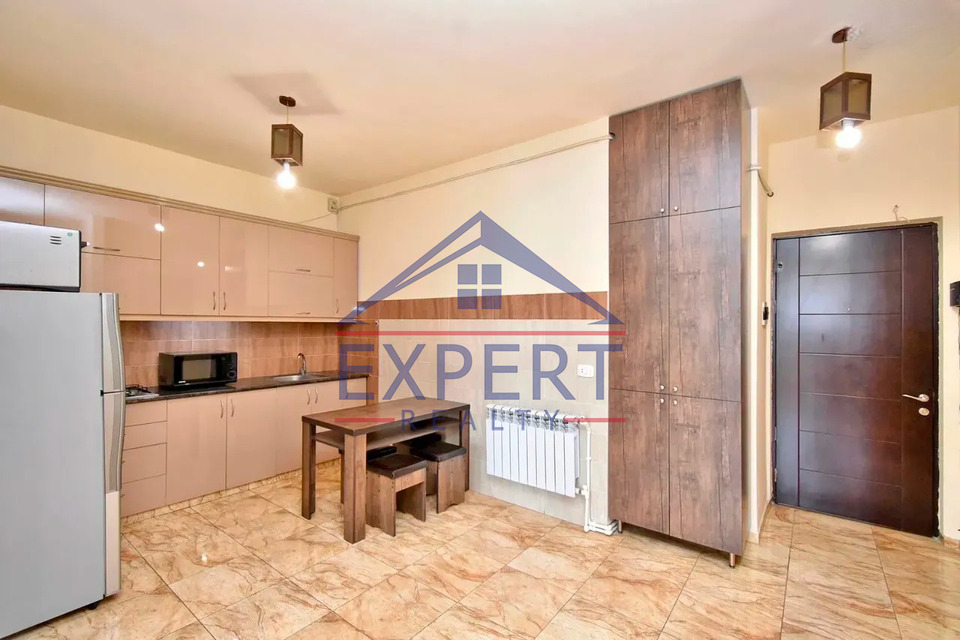 ԿԵՆՏՐՈՆ, ԱՐԱՄԻ ՓՈՂՈՑ, 2 ՍԵՆՅԱԿ