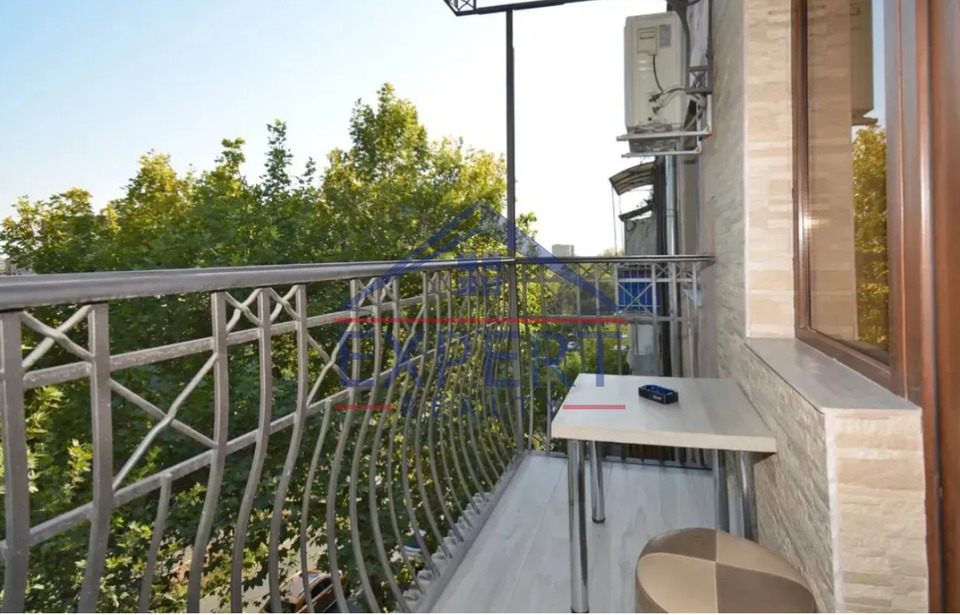 ԱՐԱԲԿԻՐ, ԱՐԱՄ ԽԱՉԱՏՐՅԱՆ, 3 ՍԵՆՅԱԿ