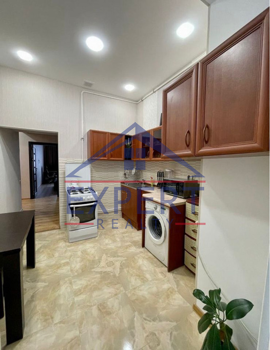 ԿԵՆՏՐՈՆ, ՏԵՐՅԱՆ ՓՈՂՈՑ, 2 ՍԵՆՅԱԿ