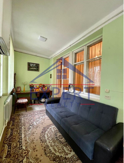 ԿԵՆՏՐՈՆ, ՏԵՐՅԱՆ ՓՈՂՈՑ, 2 ՍԵՆՅԱԿ