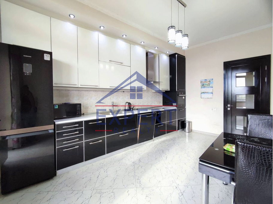 ԿԵՆՏՐՈՆ, ՁՈՐԱՓԻ ՓՈՂՈՑ, 4 ՍԵՆՅԱԿ